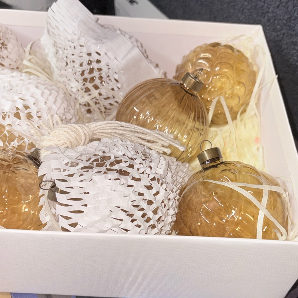 SET OF 10 VINTAGE “Diamond Cut” BLOWN GLASS ORNAMENTS IN HOLIDAY BOX